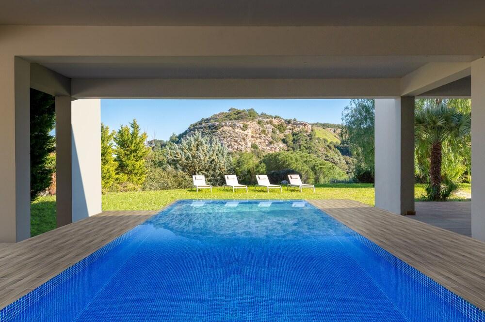 Ixian Hilltop Villa Jaliszósz Kültér fotó